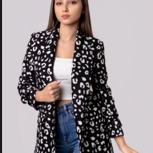 ANDREE BY UNIT Monochrome Patterned Blazer